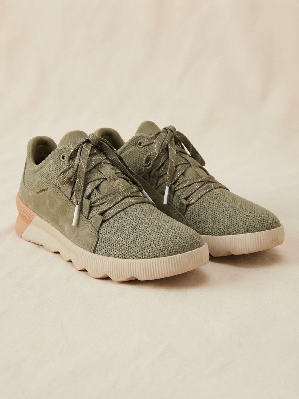 SOREL Kinetic Impact Lace Olive Green Waterproof Sneakers Size 8.5 EUC